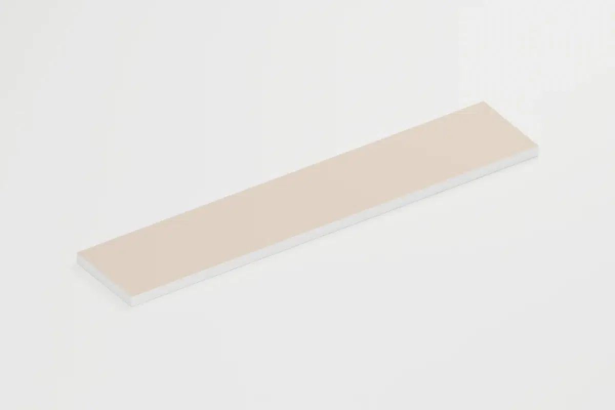 Ready To Paint wall shelf - Perspective view