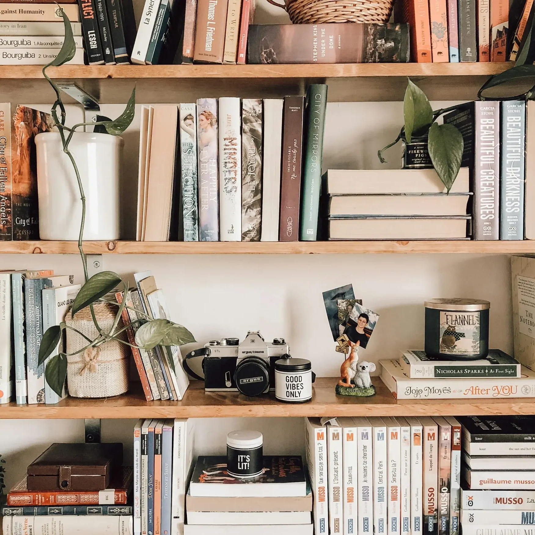 floating-living-room-shelves Top Shelf